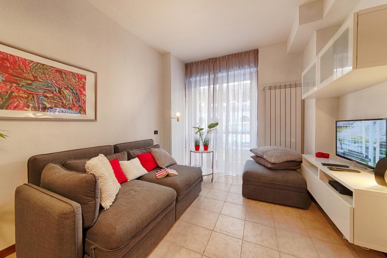 Modern Lakefront 2-Bedroom Apartment Acquaseria Luaran gambar