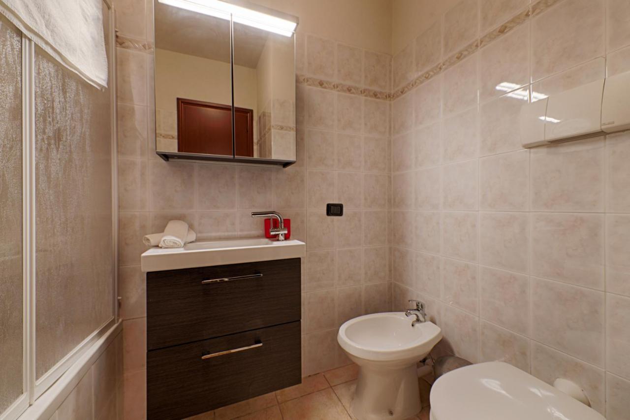 Modern Lakefront 2-Bedroom Apartment Acquaseria Luaran gambar